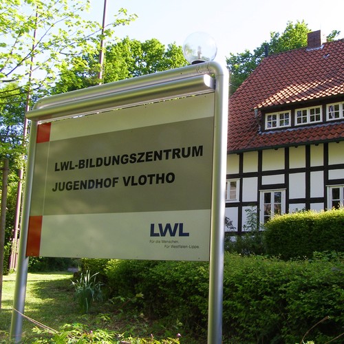 Jugendhof von der Straße aus gesehen